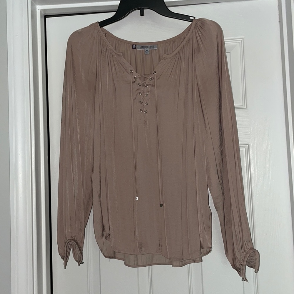 Jennifer Lopez XS beige blouse